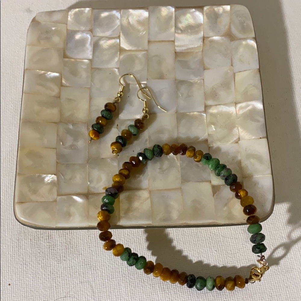 Jewelry - Picture 3 of 3